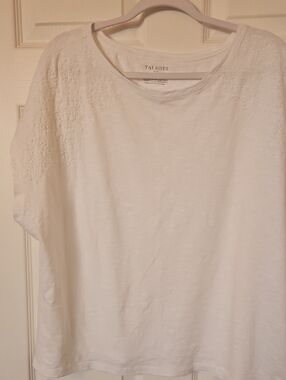 Talbots White Short-Sleeve Tee with Shoulder Embroidery